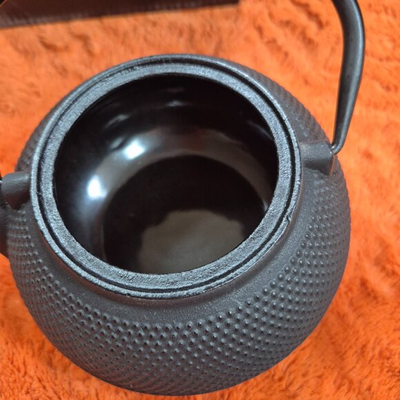 Mai Cast Iron Teapot - Picture 4 of 6